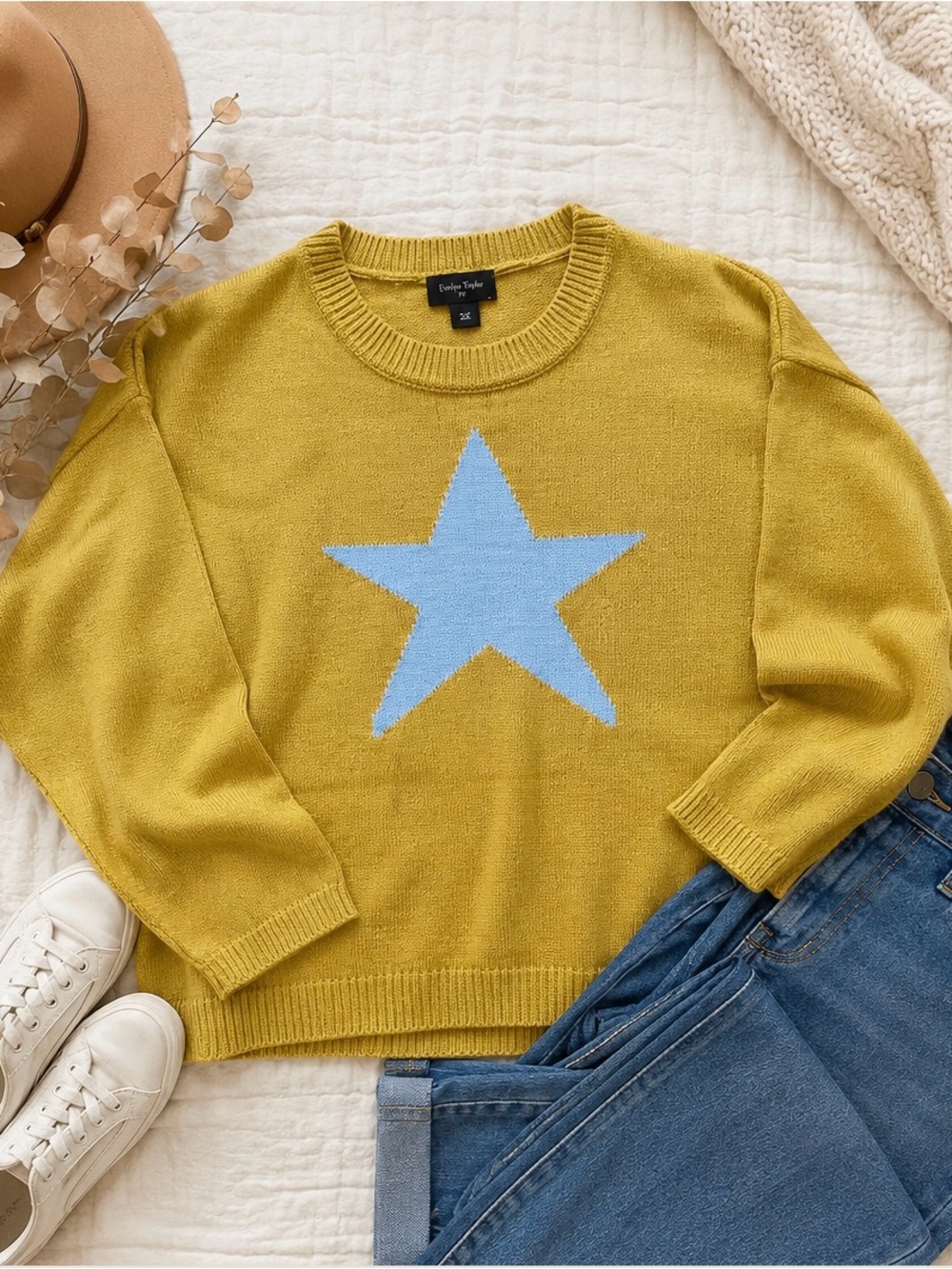 Evelyn Taylor Yellow Crewneck Sweater with White Star size 2X